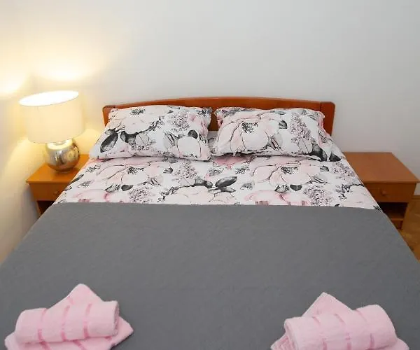 Angelina Apartment Split